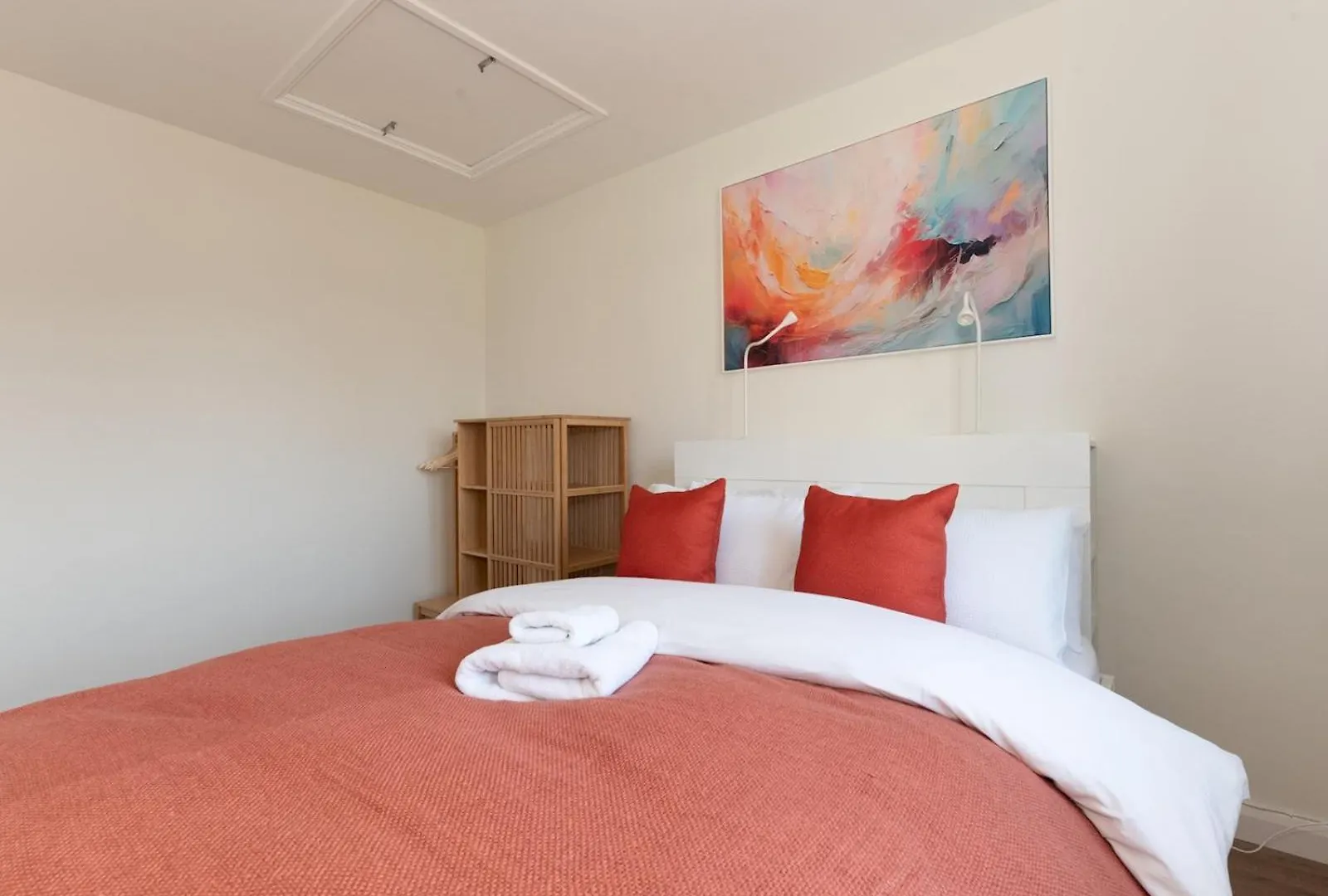 Pass The Keys Bright Spacious 4Br House Elizabeth Line London Holiday home