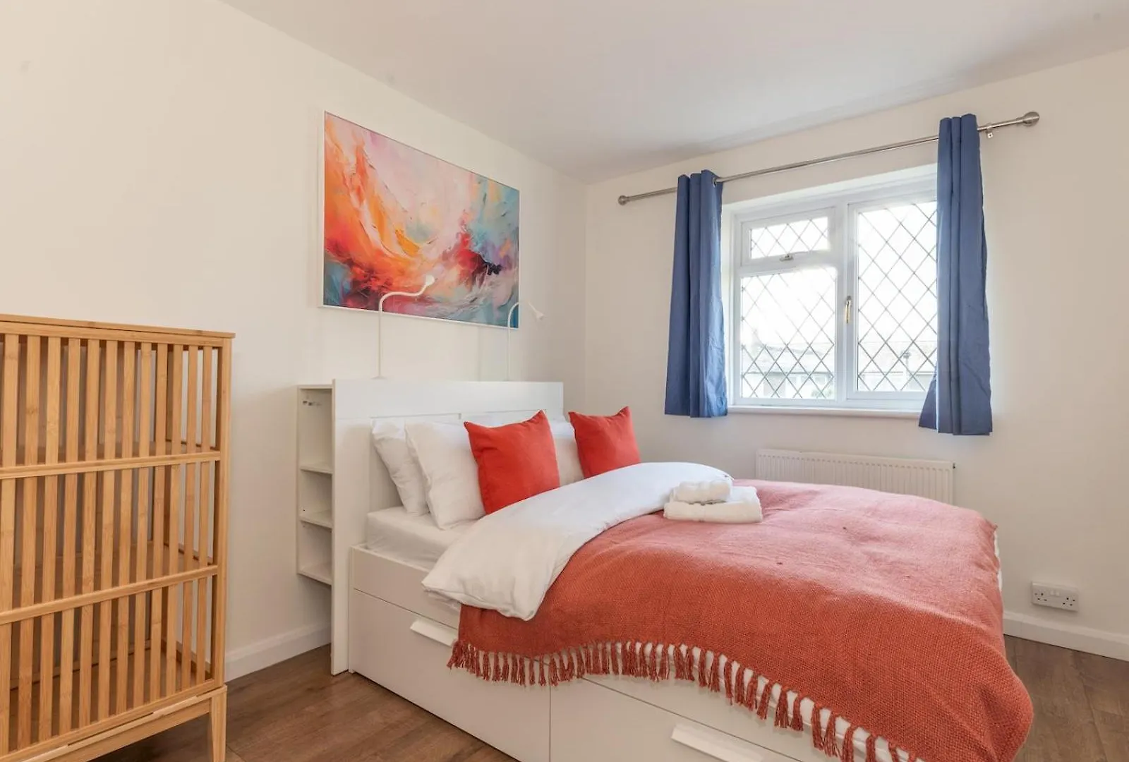 Holiday home Pass The Keys Bright Spacious 4Br House Elizabeth Line London