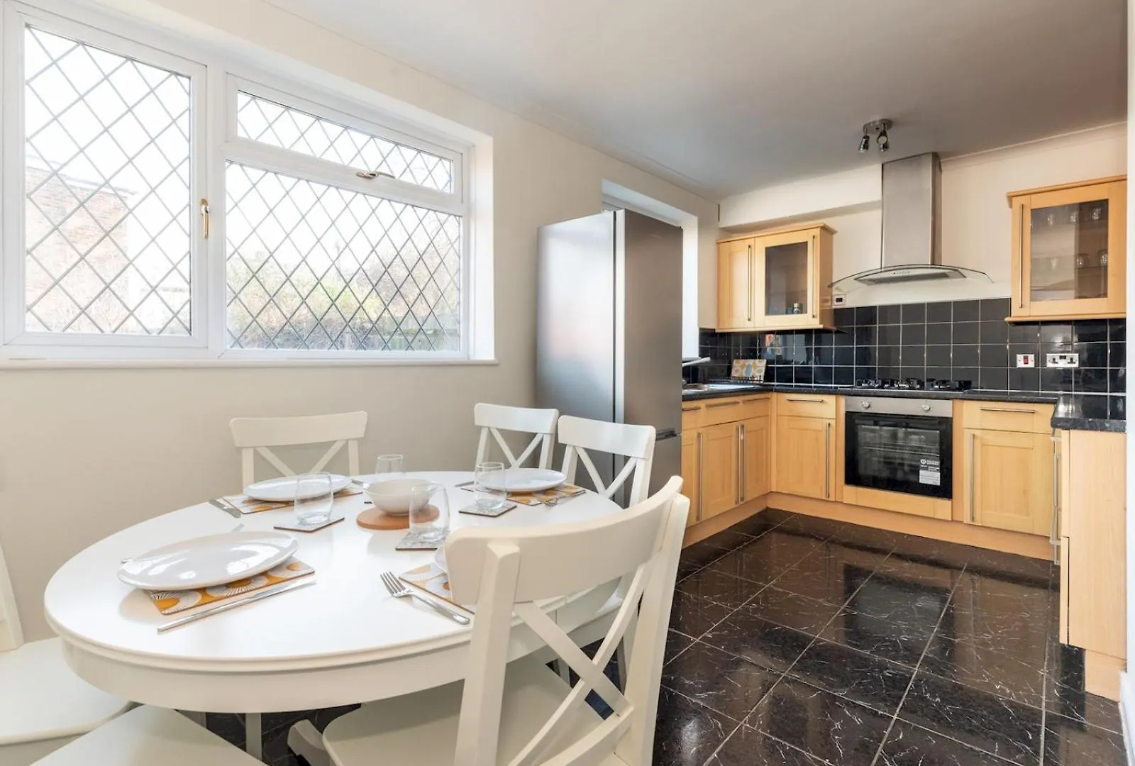 Pass The Keys Bright Spacious 4Br House Elizabeth Line London